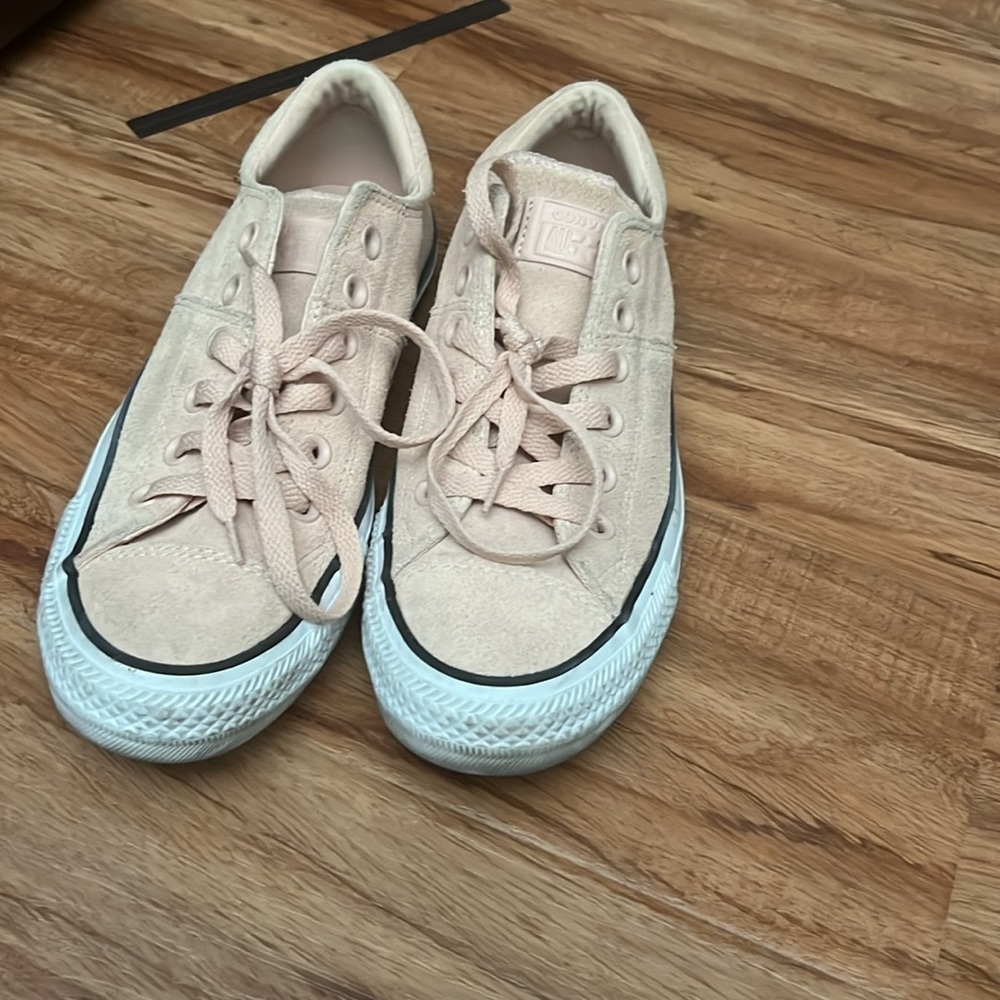 Converse - Picture 2 of 4